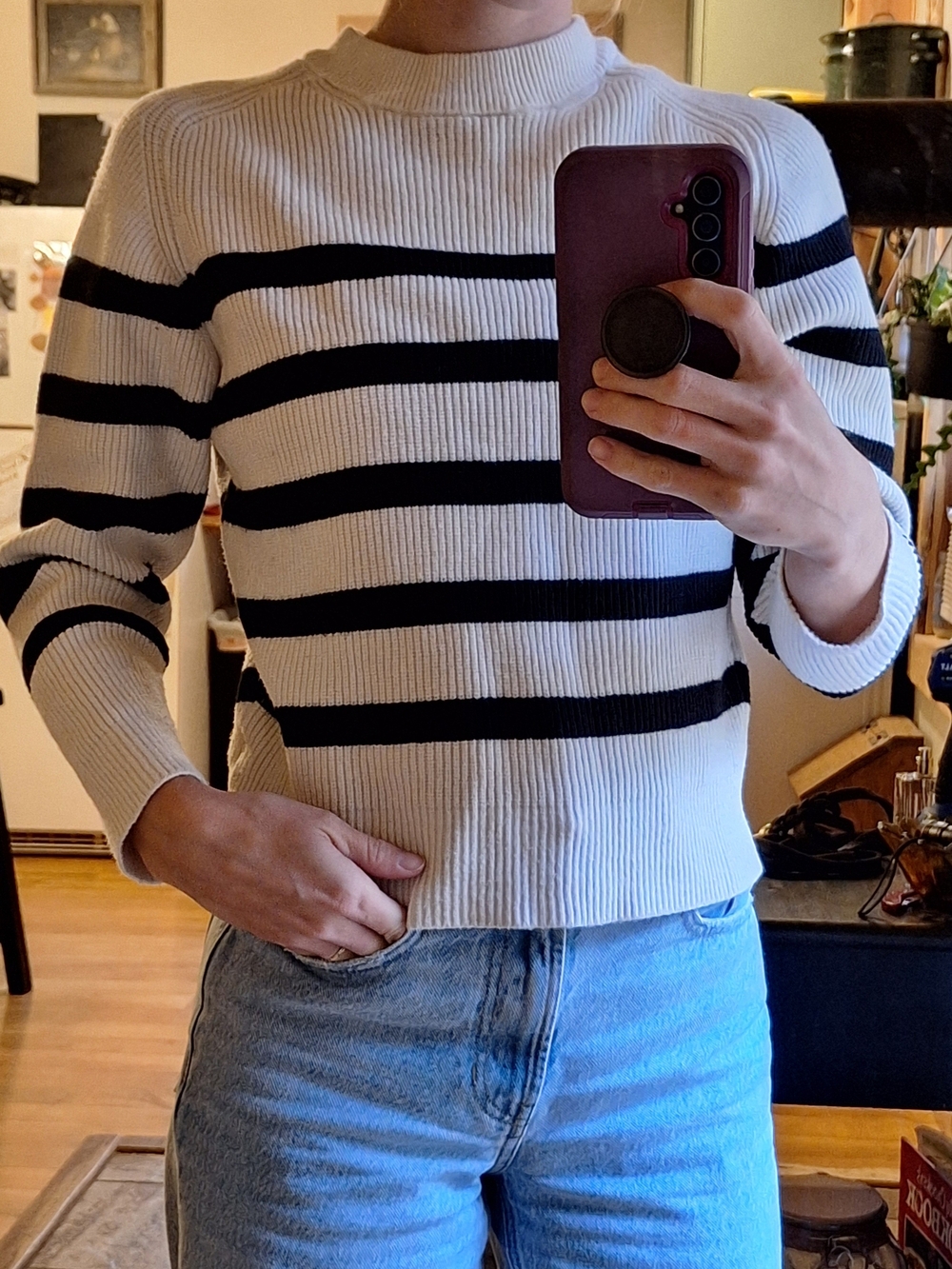 Striped Crewneck Sweater - White & Black Xs